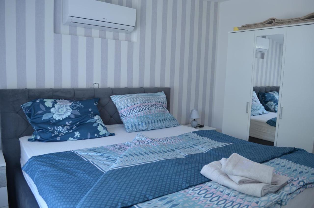 Apartments Korina Crikvenica Exterior foto